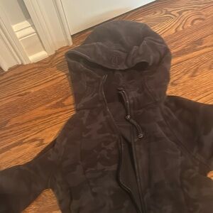 Lululemon Scuba Hoodie size 6
